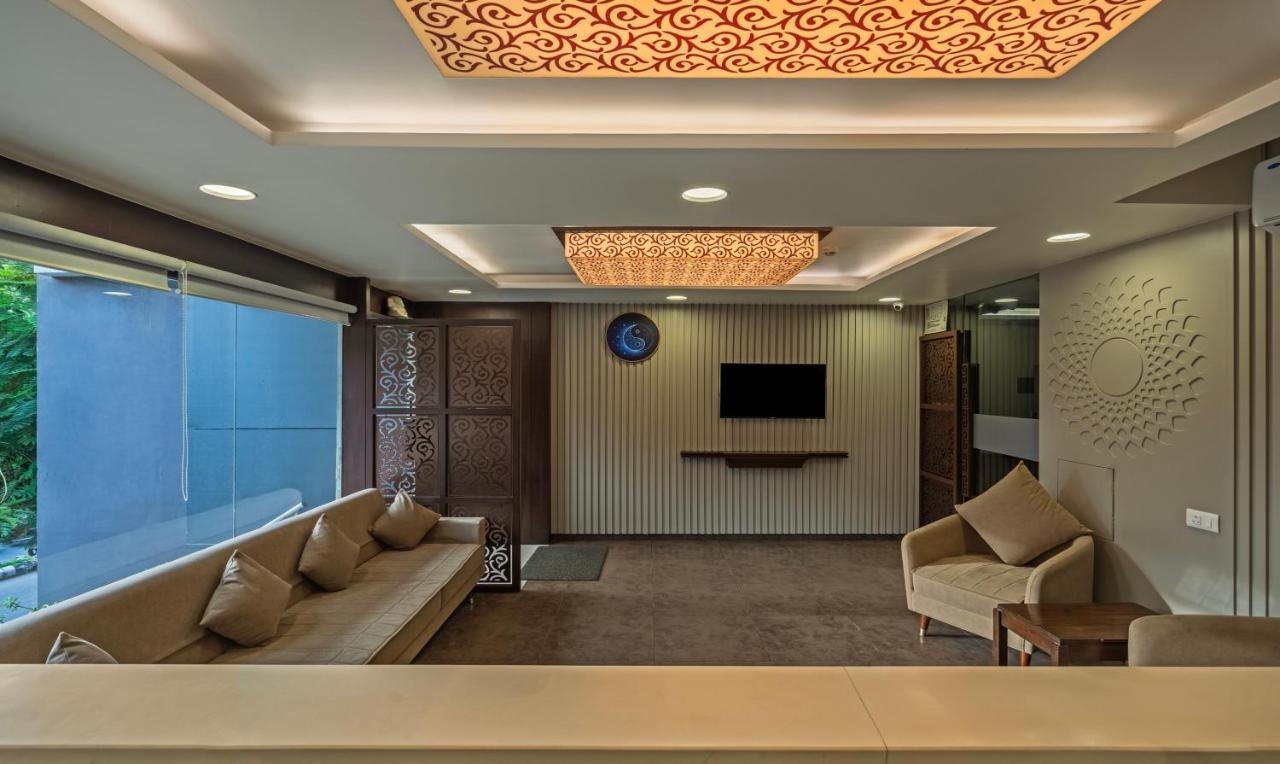 Hotel Casa, Vadodara Zewnętrze zdjęcie