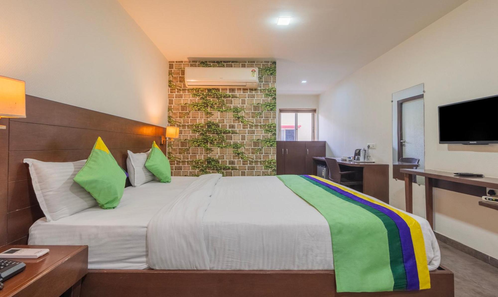 Hotel Casa, Vadodara Zewnętrze zdjęcie