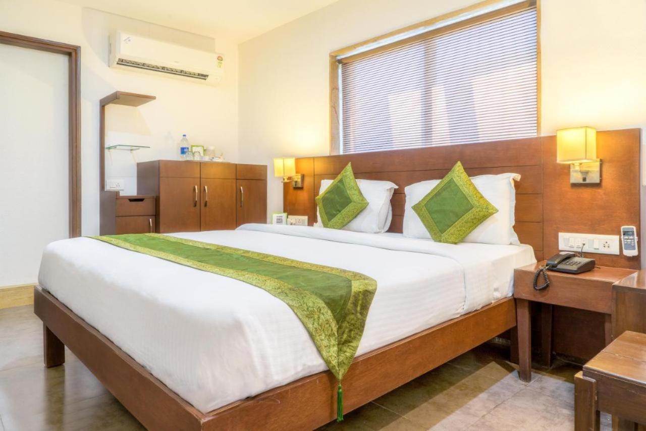Hotel Casa, Vadodara Zewnętrze zdjęcie